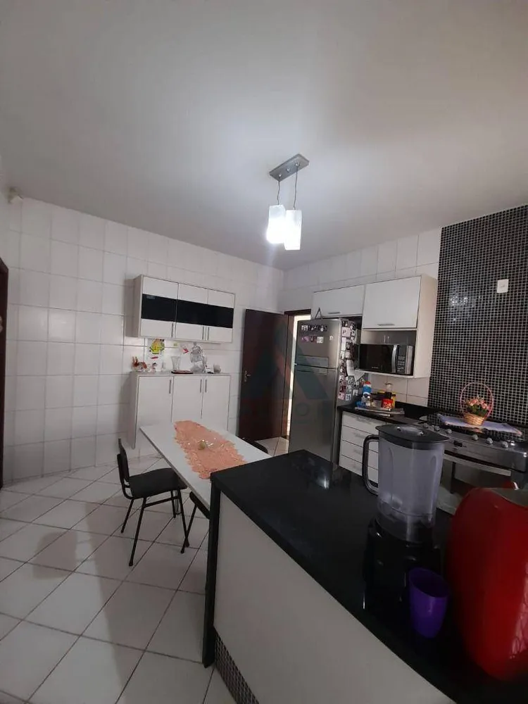 Casa, 3 quartos, 247 m² - Foto 9