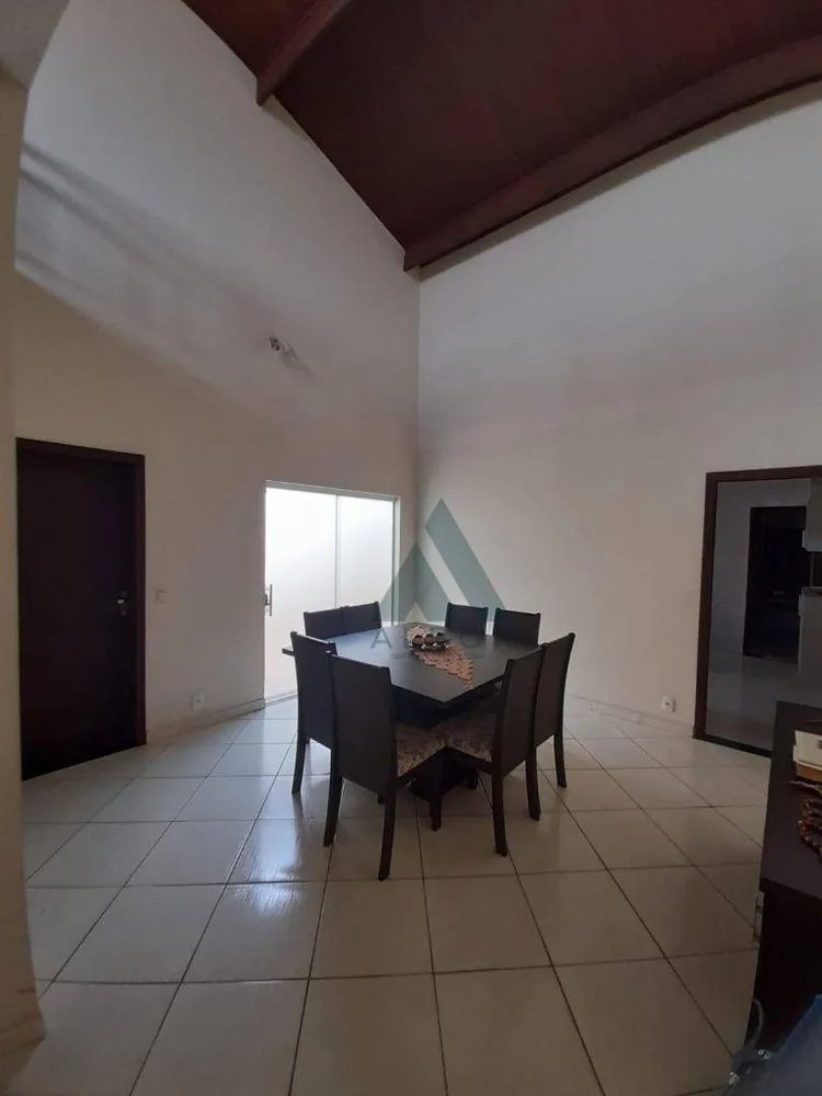 Casa, 3 quartos, 247 m² - Foto 10