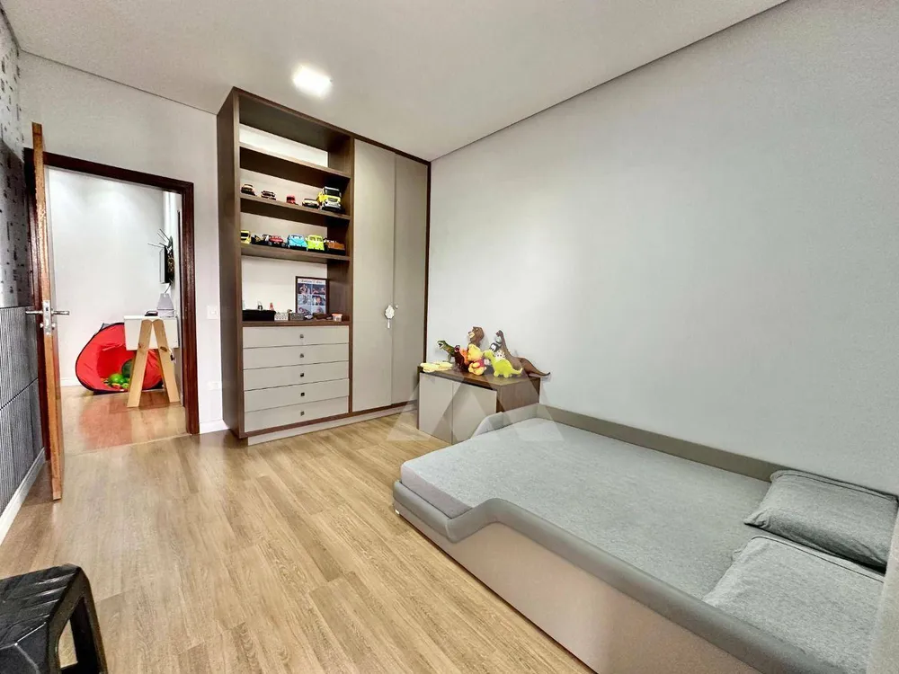 Casa, 4 quartos, 261 m² - Foto 2