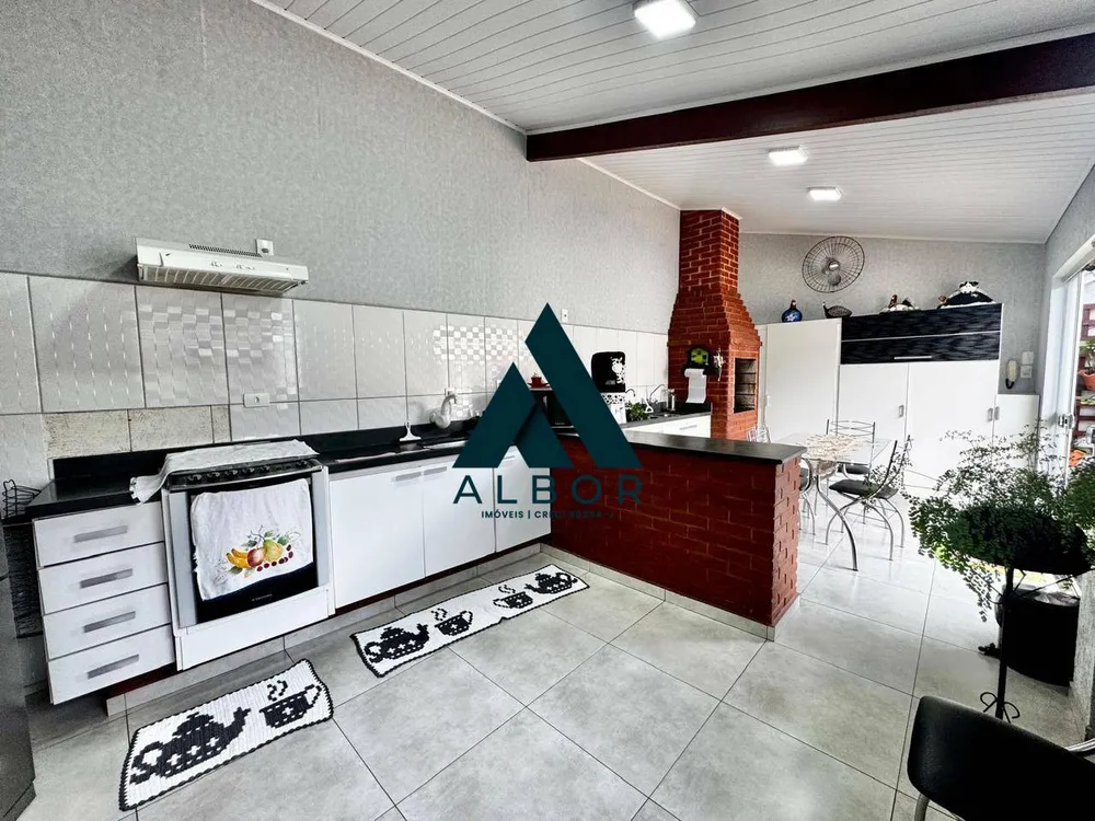 Casa, 3 quartos, 210 m² - Foto 2