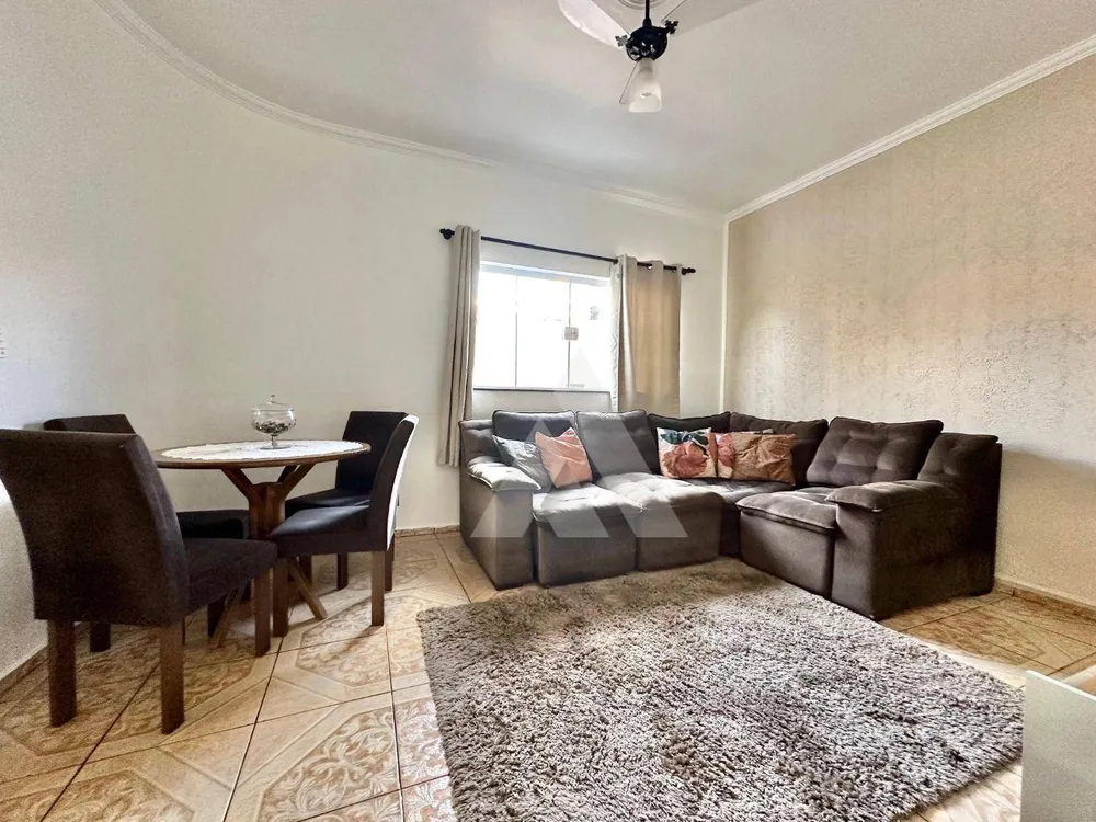 Casa, 3 quartos, 220 m² - Foto 2