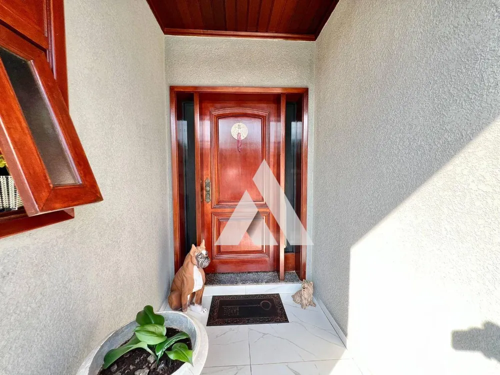 Casa, 3 quartos, 262 m² - Foto 1