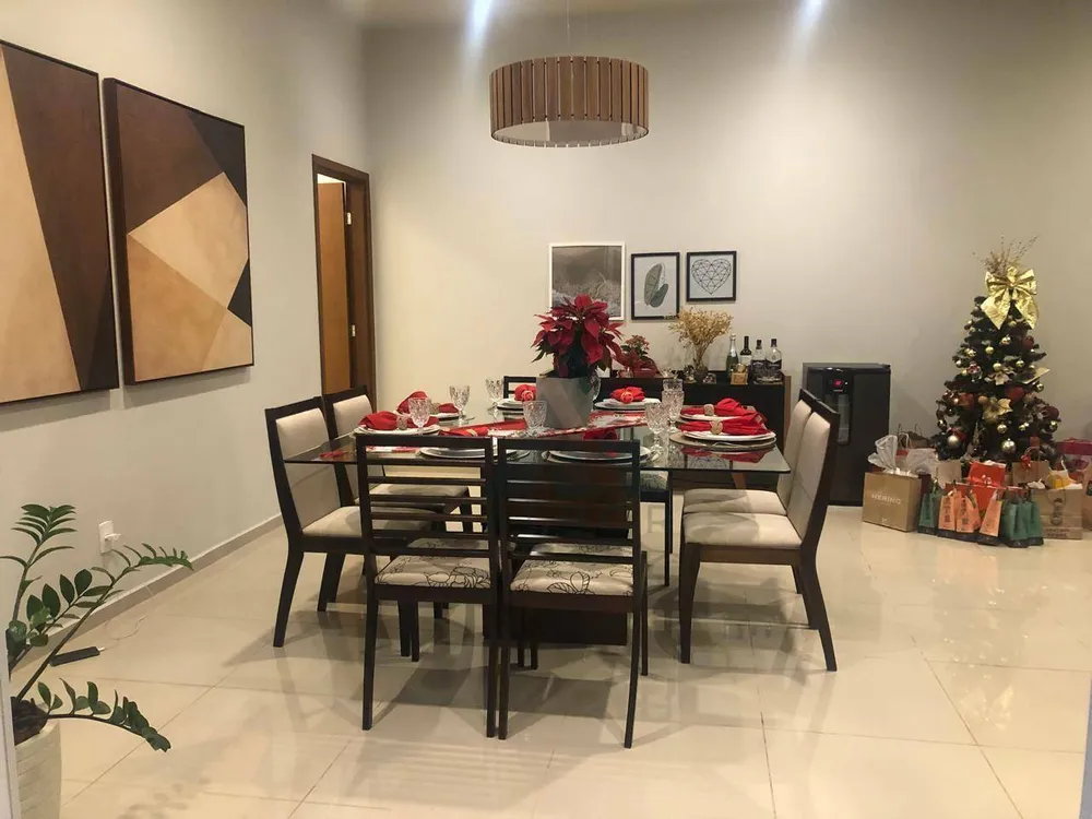 Casa, 3 quartos, 215 m² - Foto 1