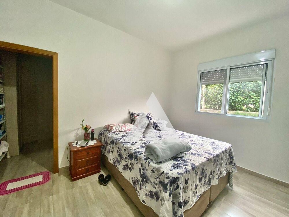 Casa à venda com 3 quartos, 280m² - Foto 9