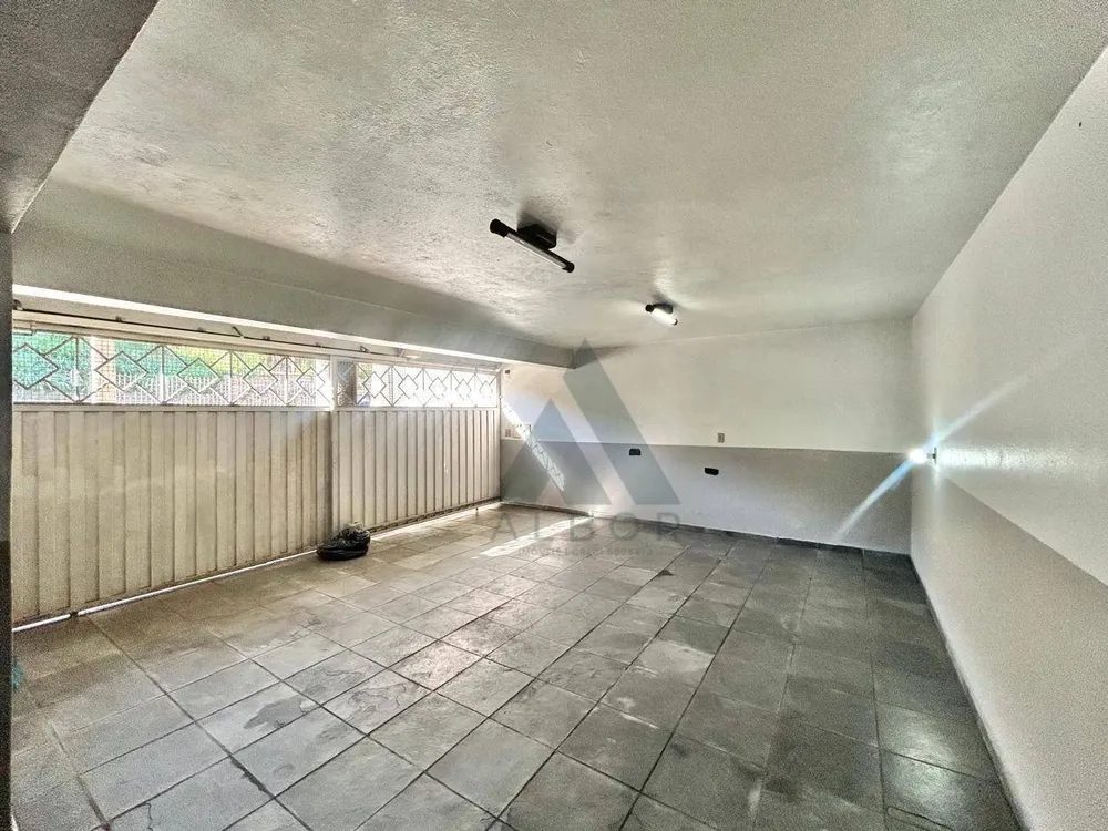 Casa, 3 quartos, 276 m² - Foto 1