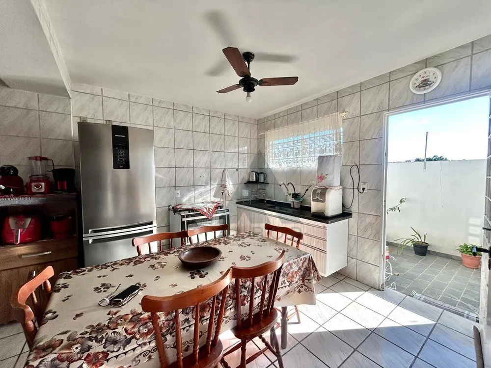 Casa, 3 quartos, 276 m² - Foto 3