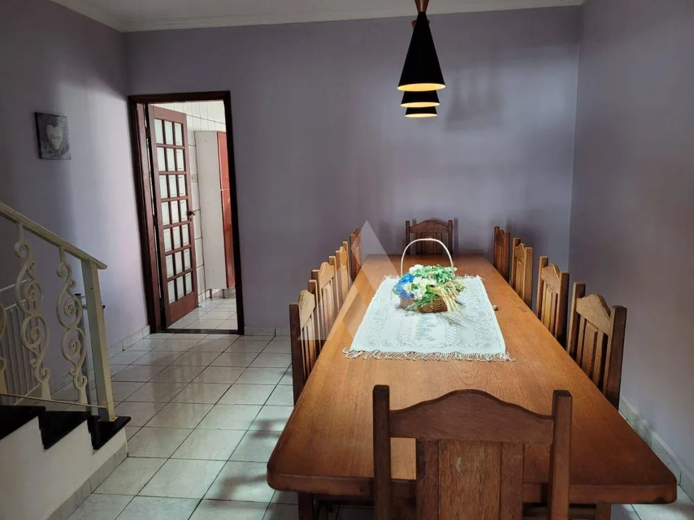 Casa, 4 quartos, 260 m² - Foto 1