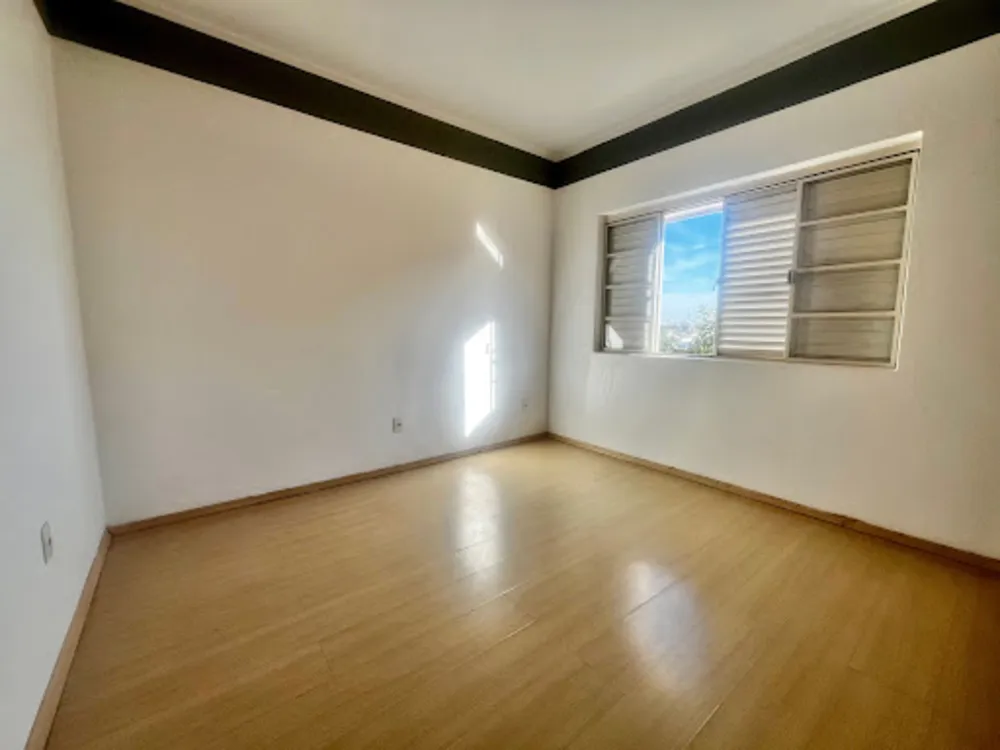 Casa, 5 quartos, 331 m² - Foto 13