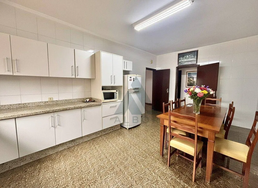 Casa, 3 quartos, 246 m² - Foto 1