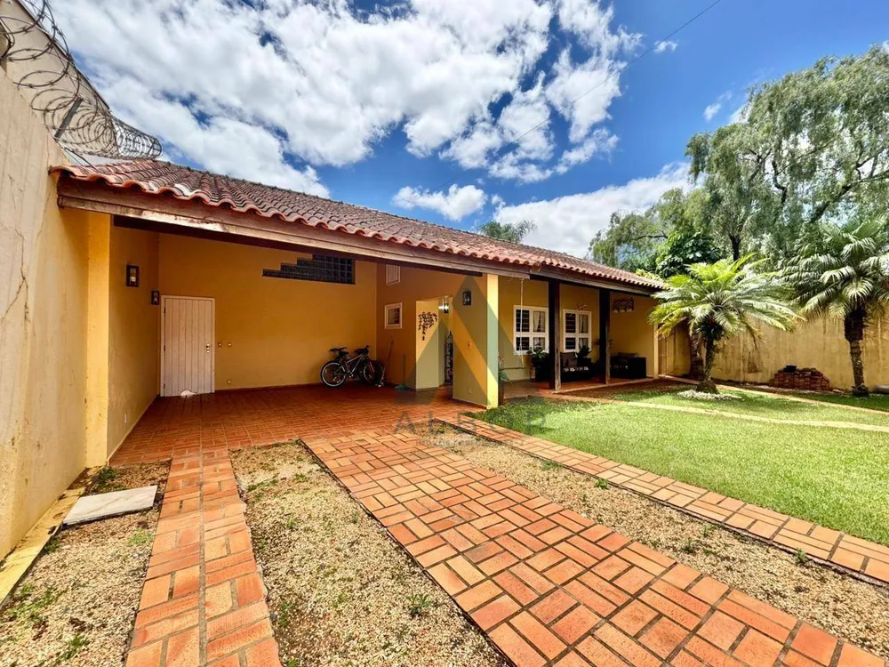 Casa, 4 quartos, 385 m² - Foto 1