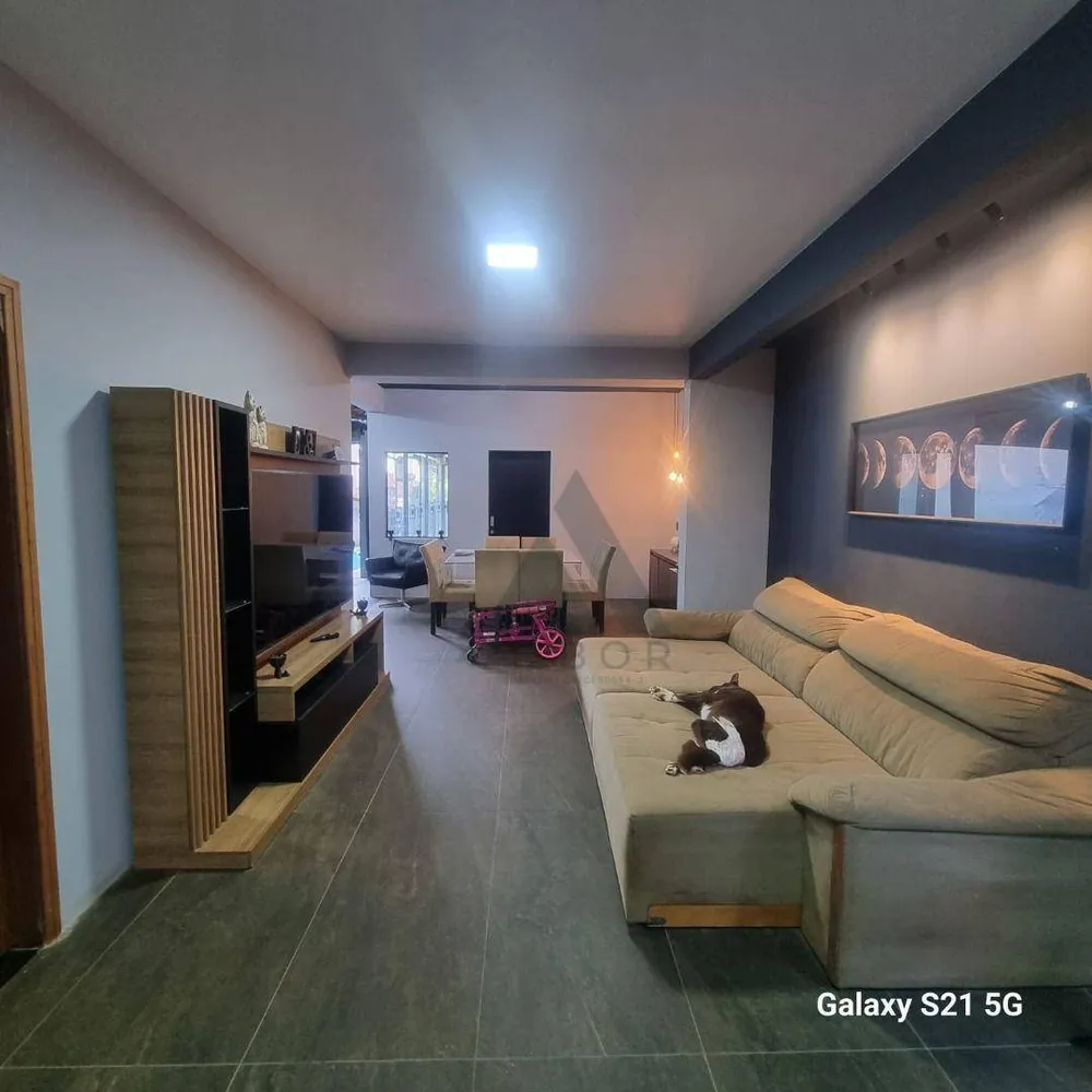 Casa, 3 quartos, 229 m² - Foto 4