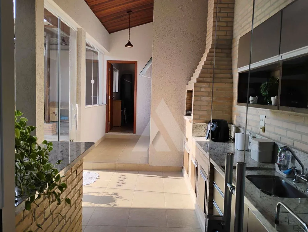 Casa, 3 quartos, 290 m² - Foto 1