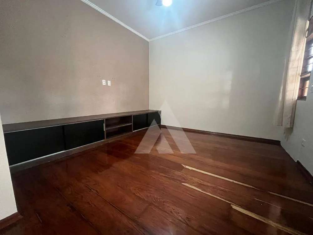 Casa, 3 quartos, 191 m² - Foto 2