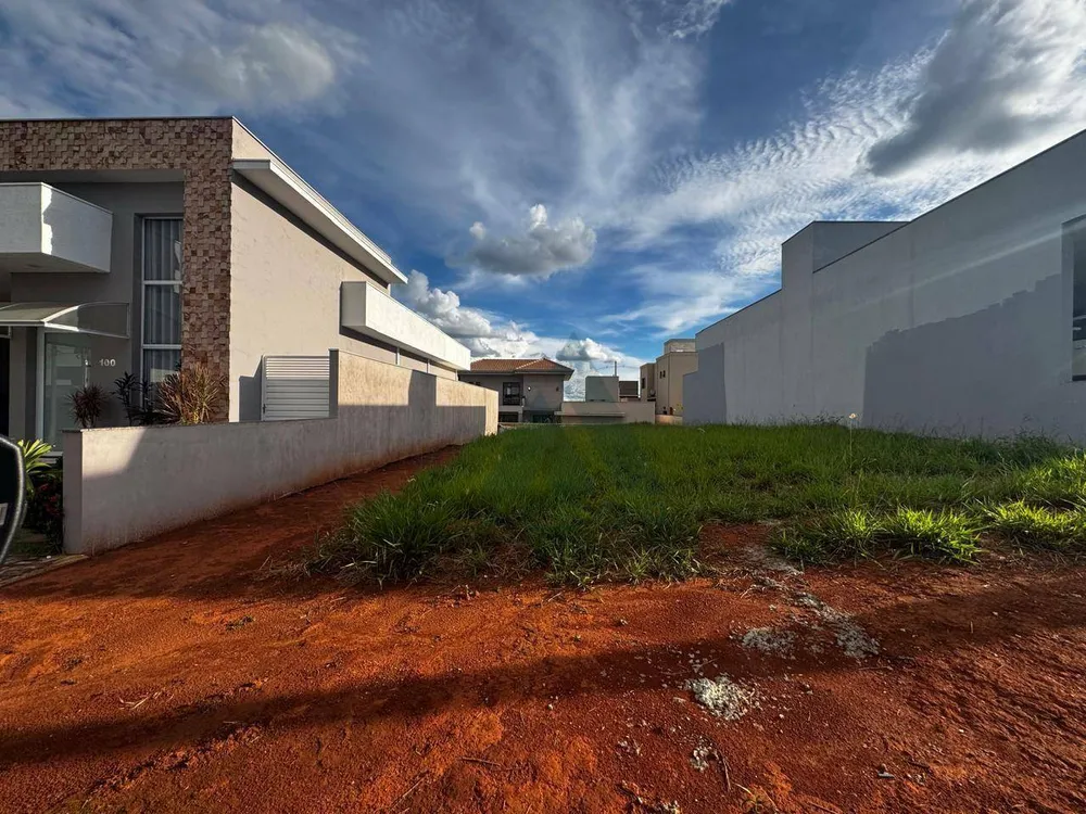 Loteamento e Condomínio, 300 m² - Foto 1
