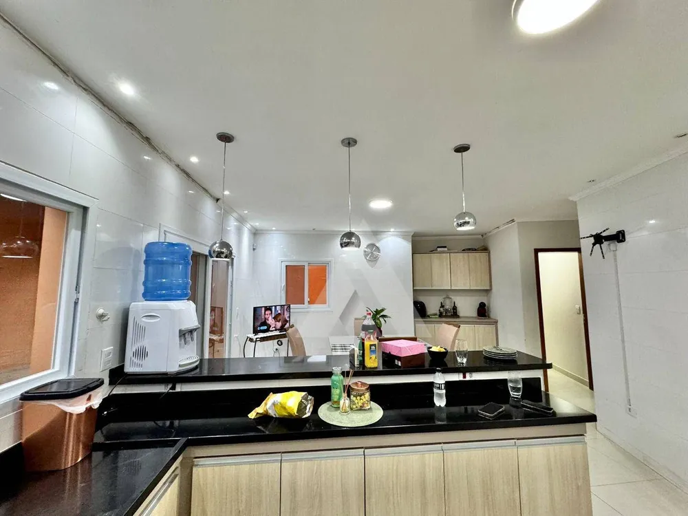 Casa, 4 quartos, 340 m² - Foto 1