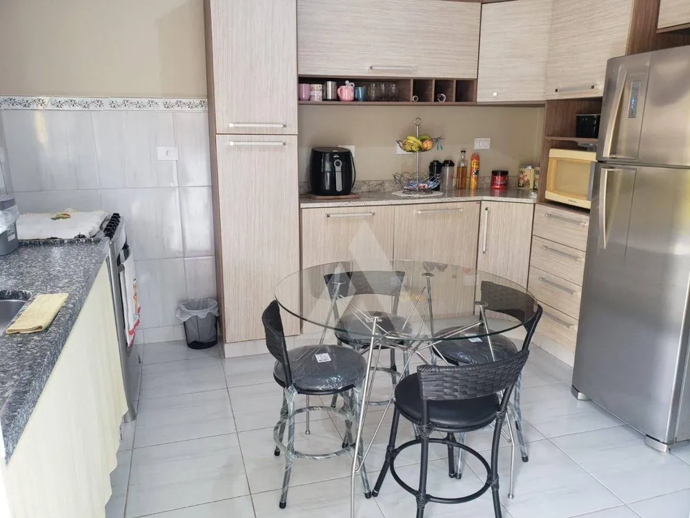 Casa, 3 quartos, 230 m² - Foto 3
