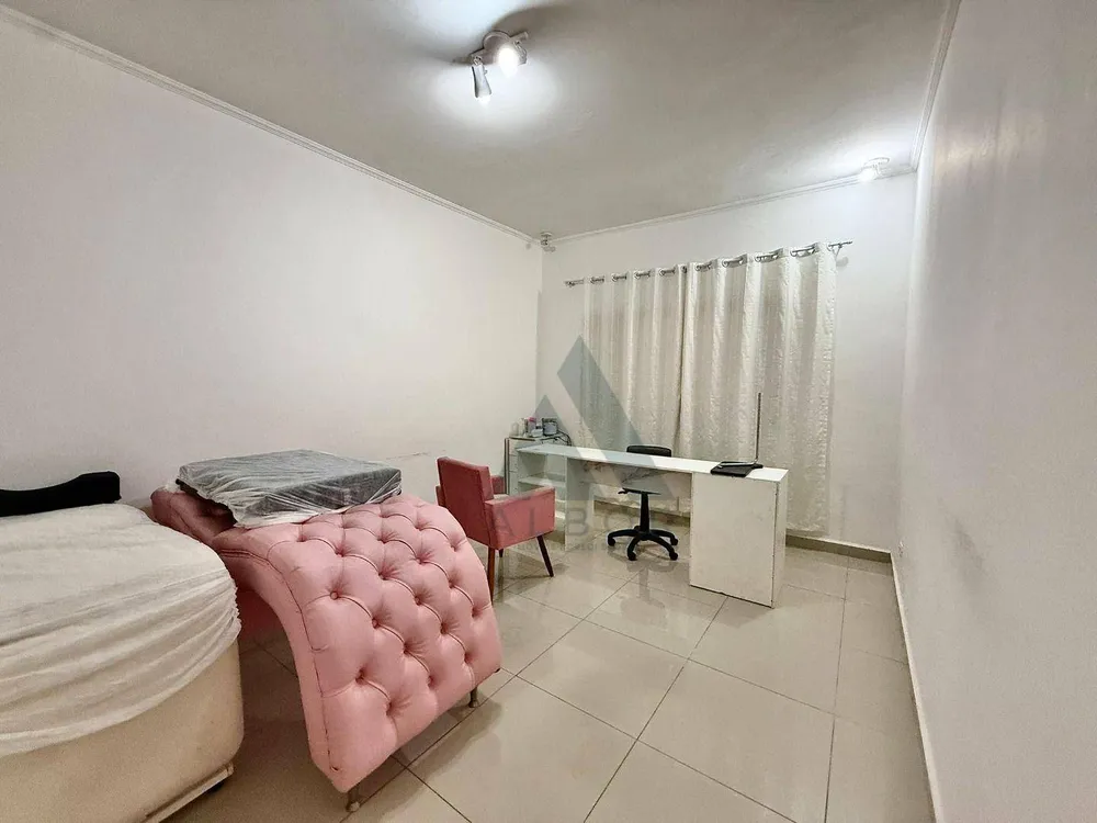 Casa, 4 quartos, 240 m² - Foto 12