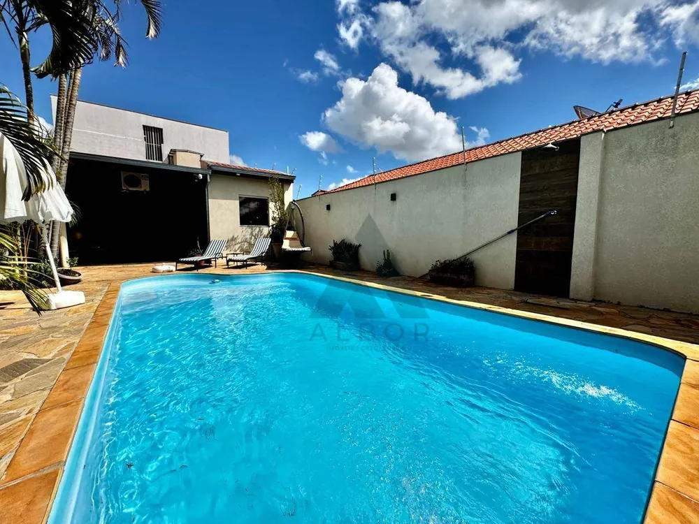 Casa, 3 quartos, 204 m² - Foto 2