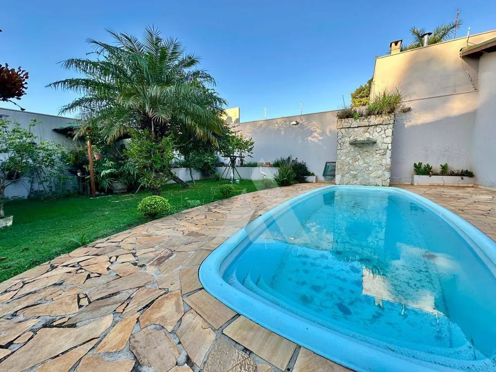 Casa, 3 quartos, 251 m² - Foto 2