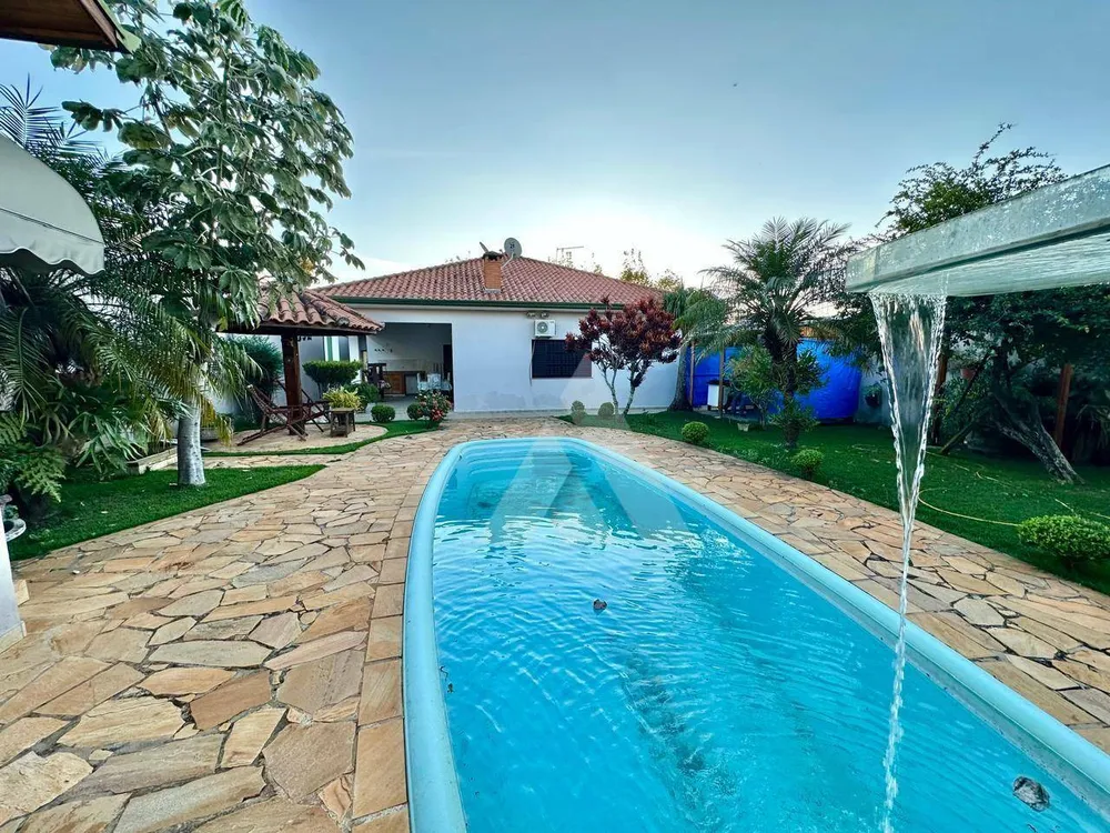 Casa, 3 quartos, 251 m² - Foto 1