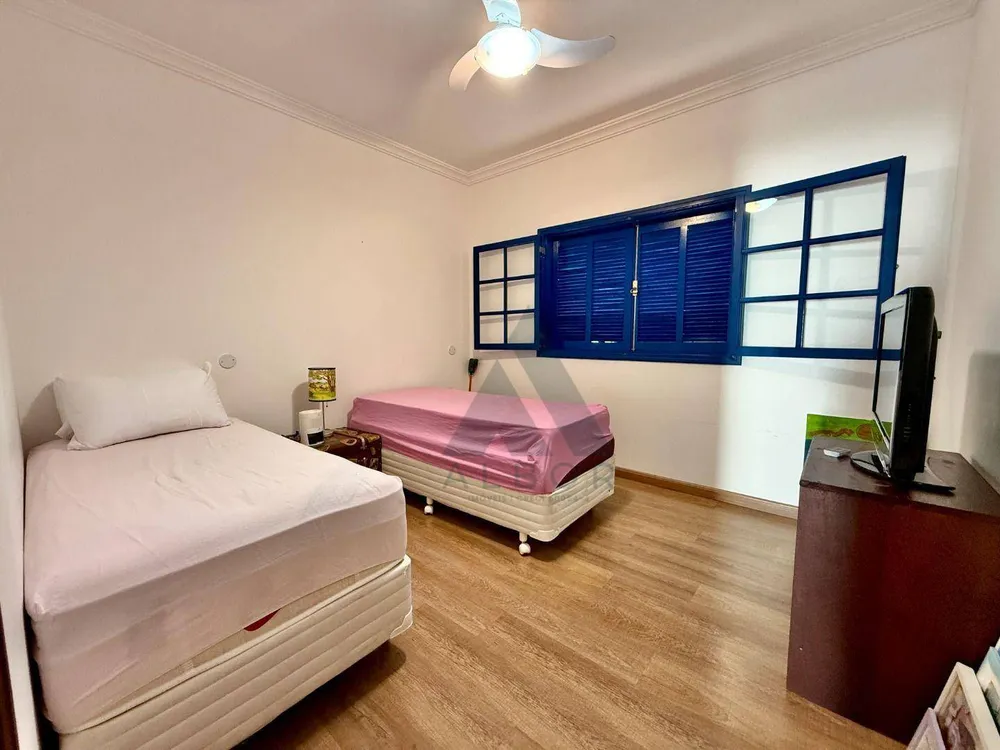 Casa, 3 quartos, 240 m² - Foto 9