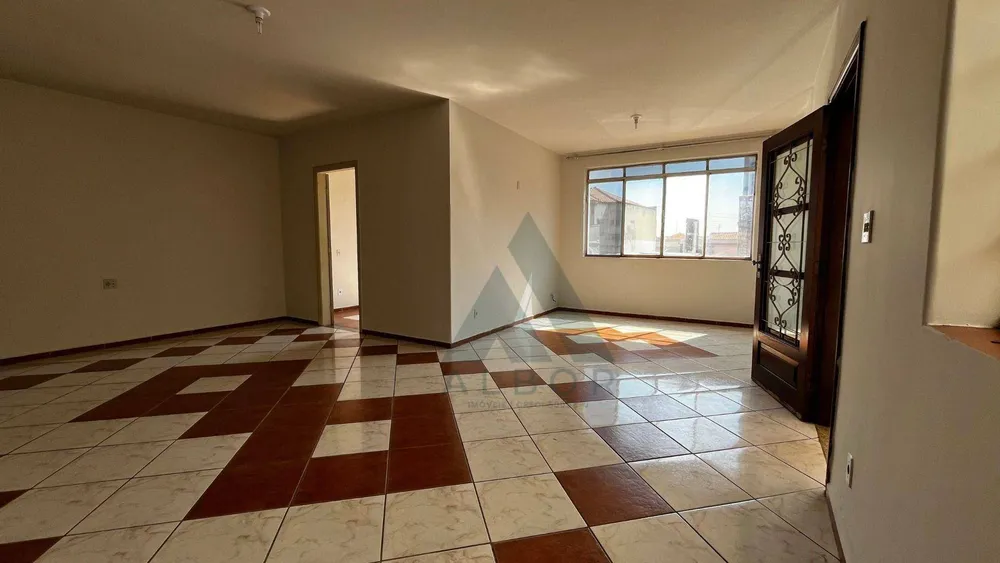 Casa, 3 quartos, 290 m² - Foto 3