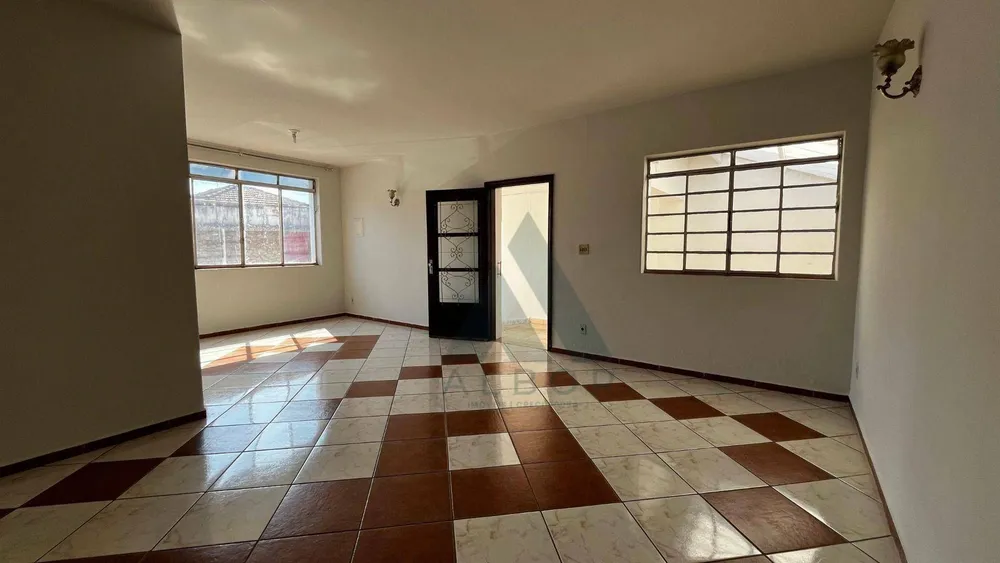 Casa, 3 quartos, 290 m² - Foto 1
