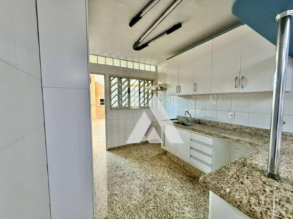 Casa, 3 quartos, 233 m² - Foto 15