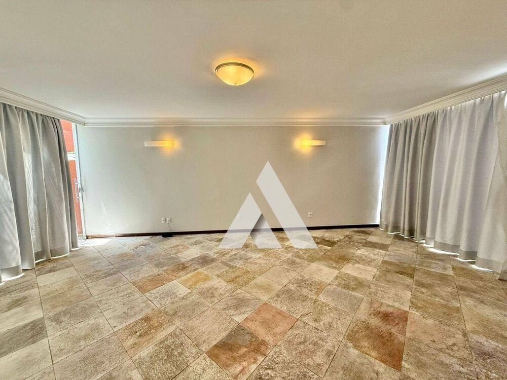 Casa, 3 quartos, 233 m² - Foto 1