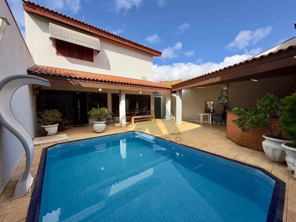 Casa, 4 quartos, 284 m² - Foto 1