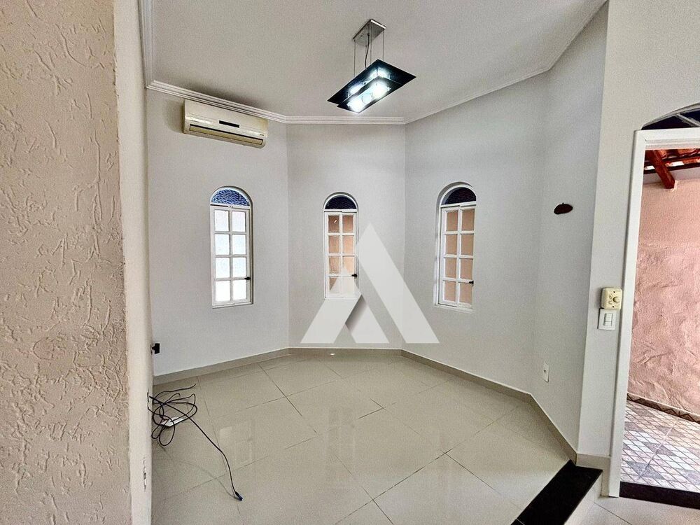 Casa à venda com 3 quartos, 215m² - Foto 5