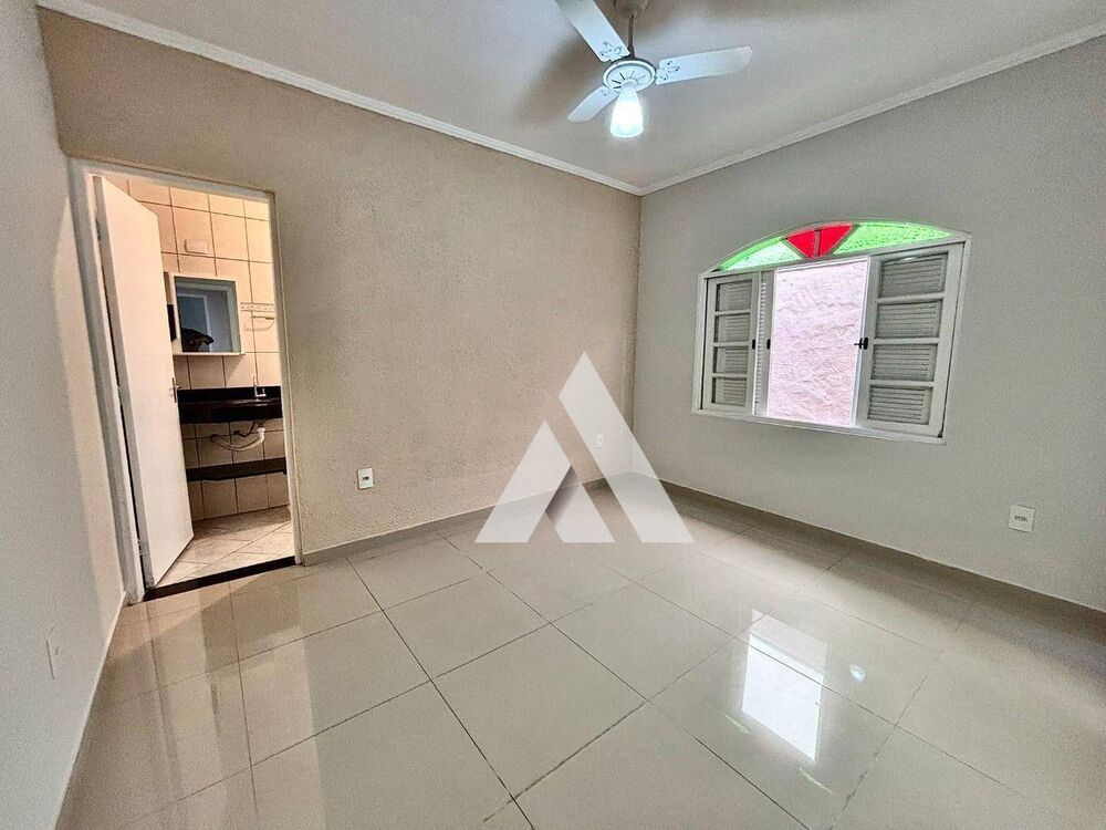 Casa à venda com 3 quartos, 215m² - Foto 6