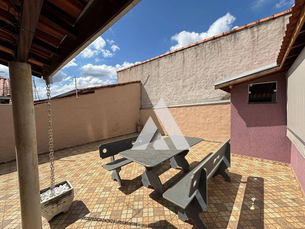 Casa à venda com 3 quartos, 215m² - Foto 16