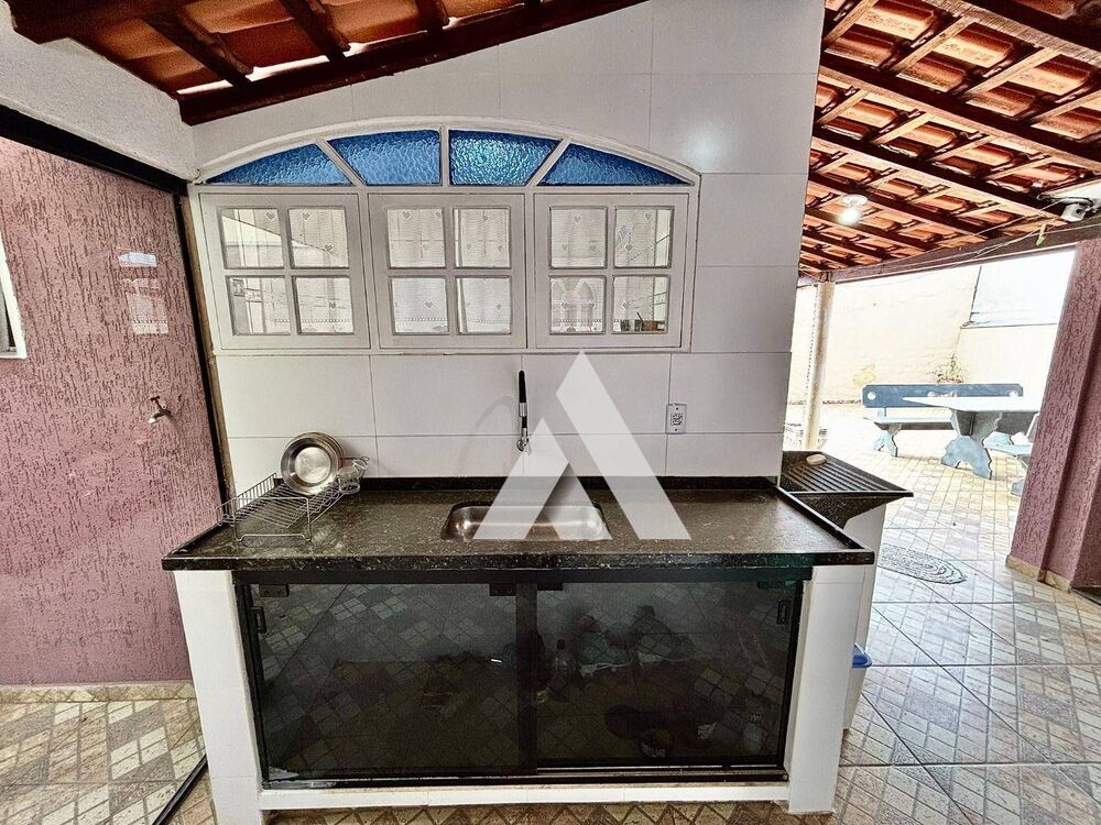Casa à venda com 3 quartos, 215m² - Foto 14