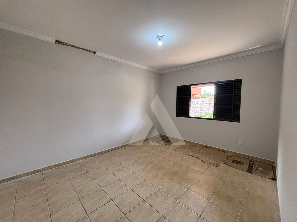 Chácara, 4 quartos, 600 m² - Foto 2