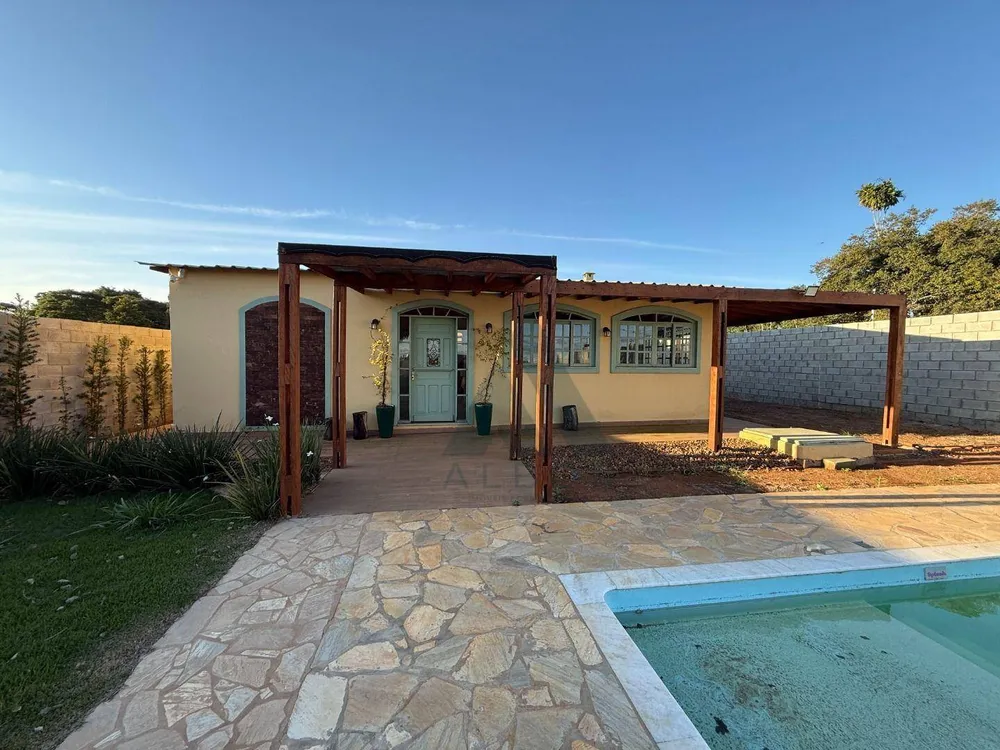Chácara, 3 quartos, 1056 m² - Foto 1