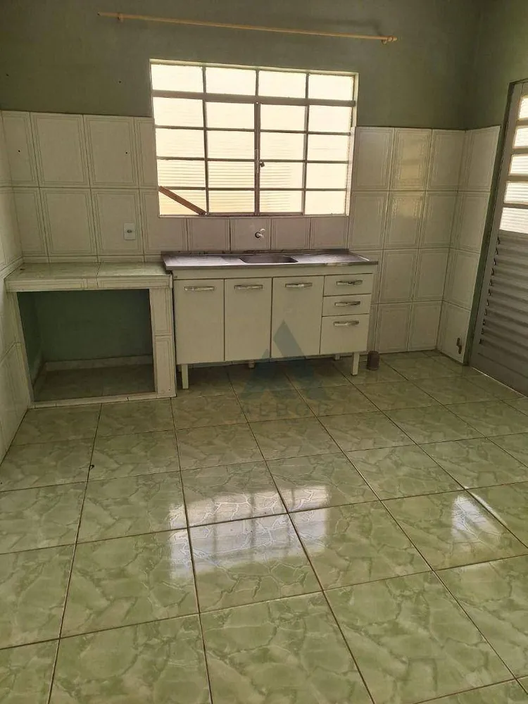 Casa, 3 quartos, 200 m² - Foto 2