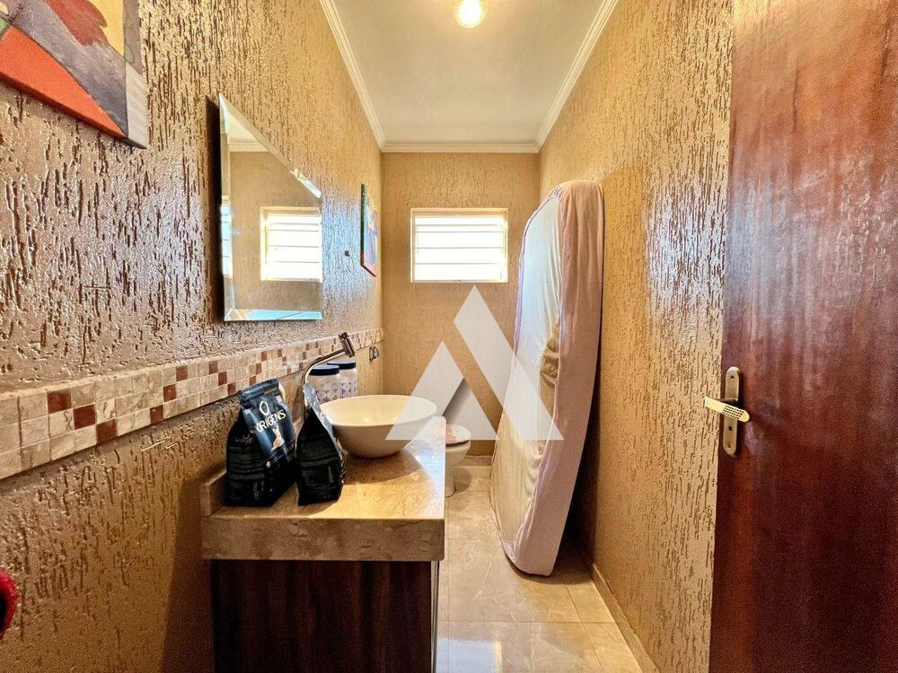 Casa, 3 quartos, 263 m² - Foto 2