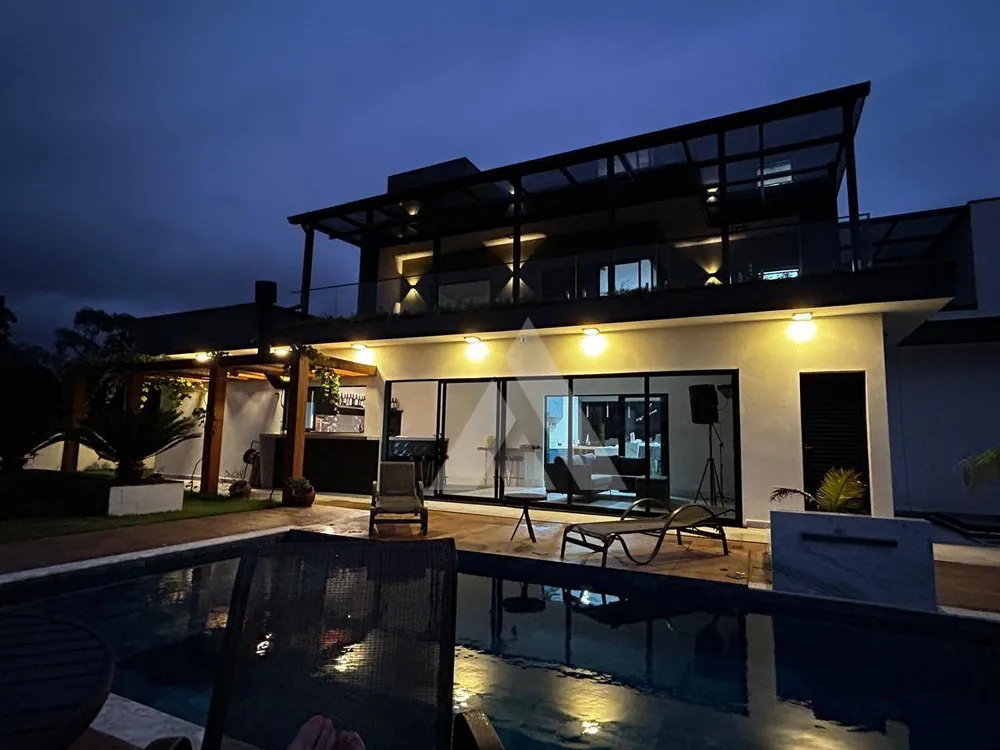 Casa, 4 quartos, 332 m² - Foto 1