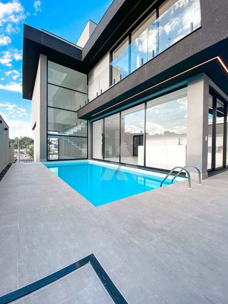 Casa, 3 quartos, 315 m² - Foto 1
