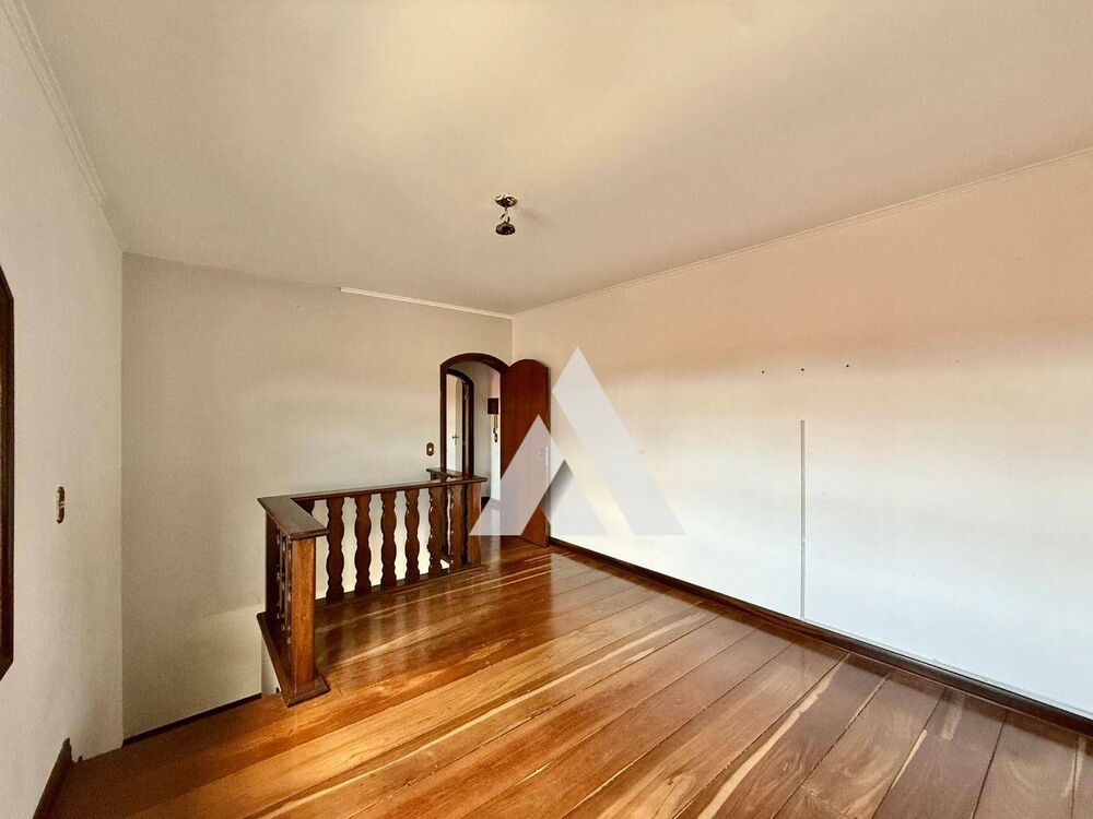 Casa à venda com 5 quartos, 400m² - Foto 4