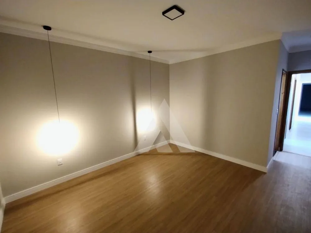 Casa, 4 quartos, 180 m² - Foto 2
