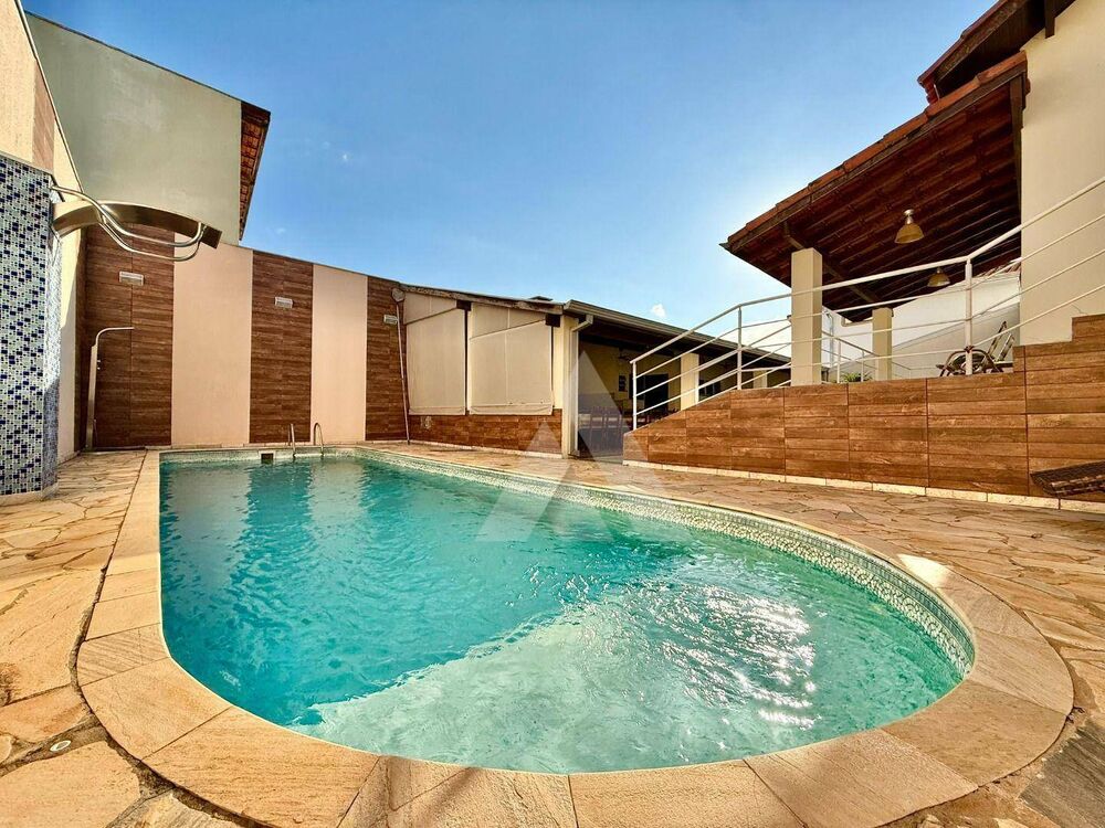 Casa, 4 quartos, 319 m² - Foto 1