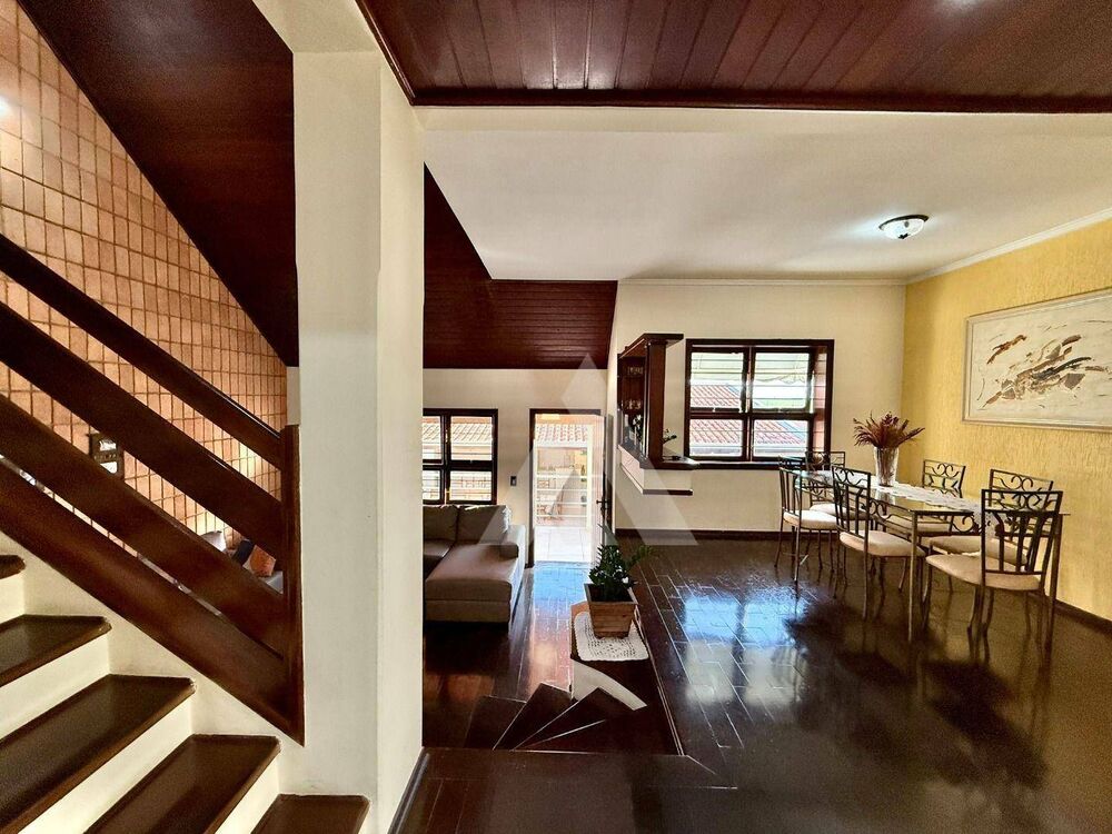 Casa, 4 quartos, 319 m² - Foto 3