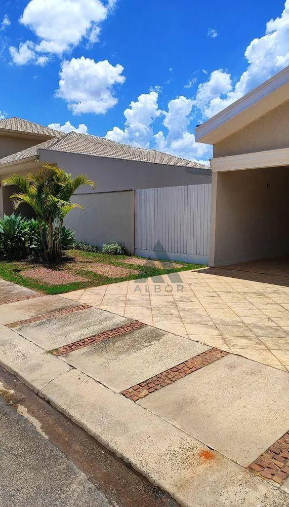Casa, 3 quartos, 236 m² - Foto 1