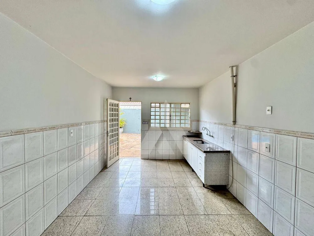 Casa, 3 quartos, 198 m² - Foto 3
