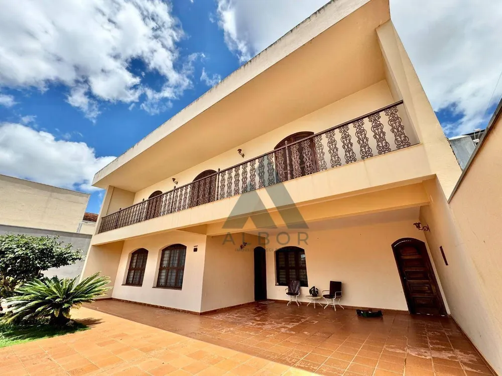 Casa, 6 quartos, 403 m² - Foto 2