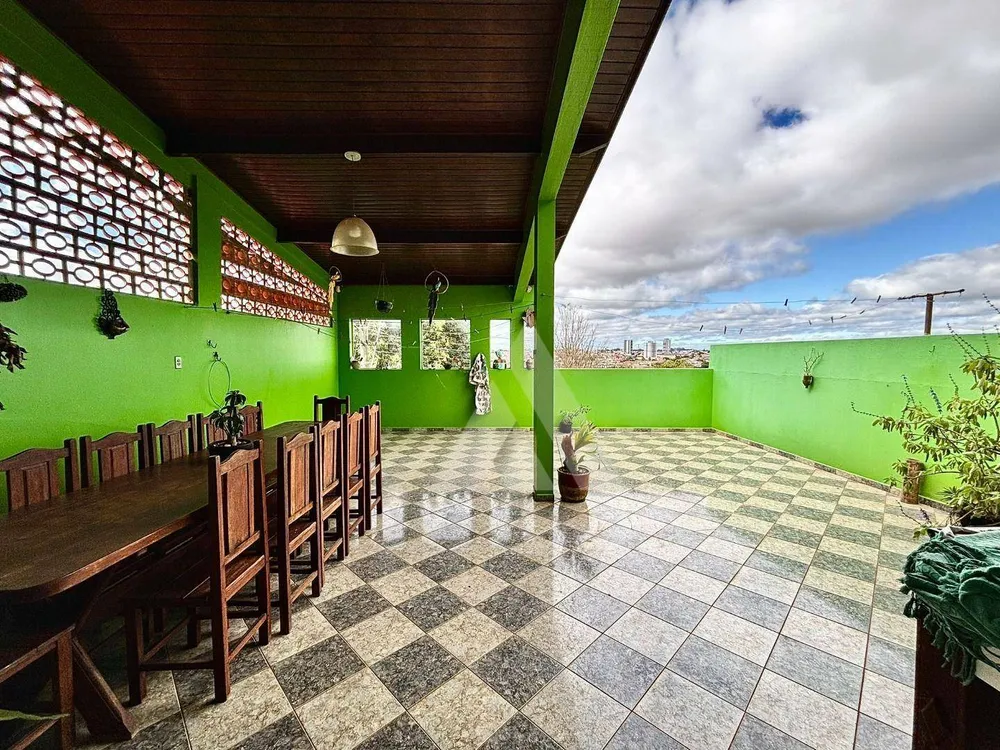 Casa, 3 quartos, 174 m² - Foto 1