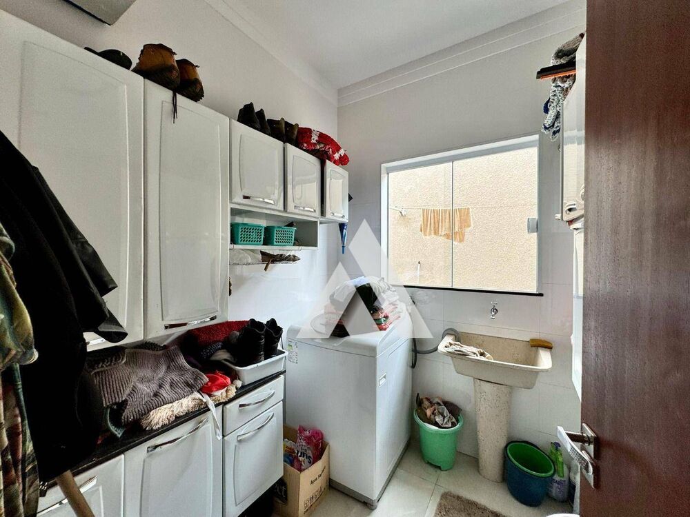 Casa, 3 quartos, 264 m² - Foto 29