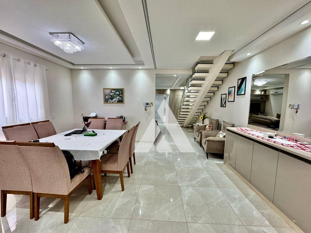 Casa à venda com 3 quartos, 264m² - Foto 8